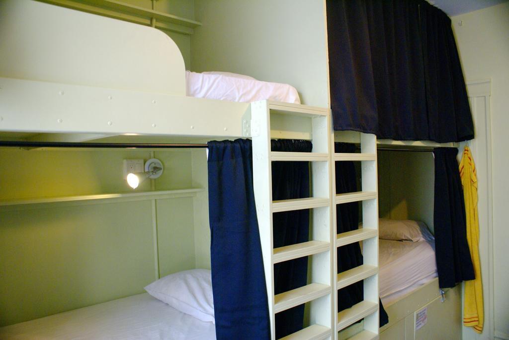 Bed 6-Bed Female Dormitory Room,248712125:JPEG